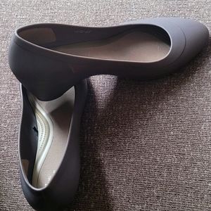 Crocs grey heels size 10